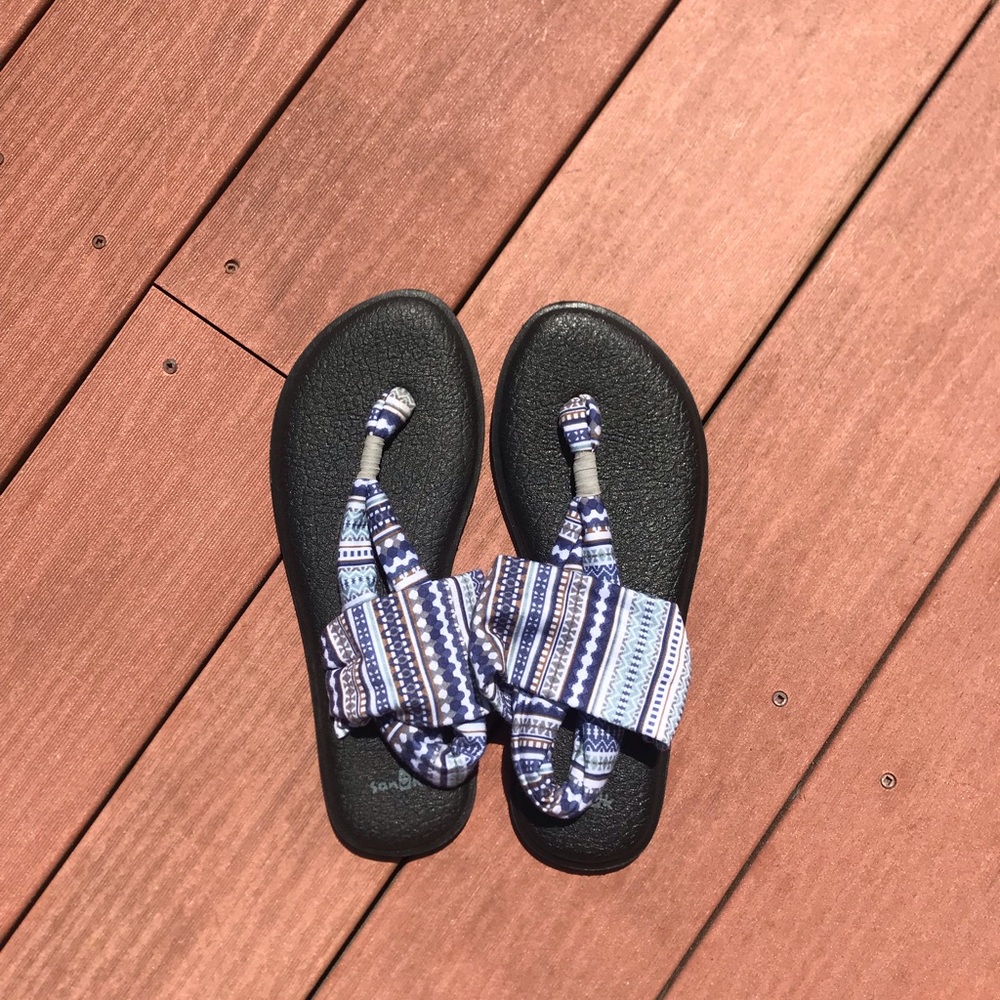 Sanuk yoga slings